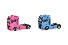 Herpa 319195 - H0 - eTGX GX Zugmaschine WOMAN & MAN (2 Stück)